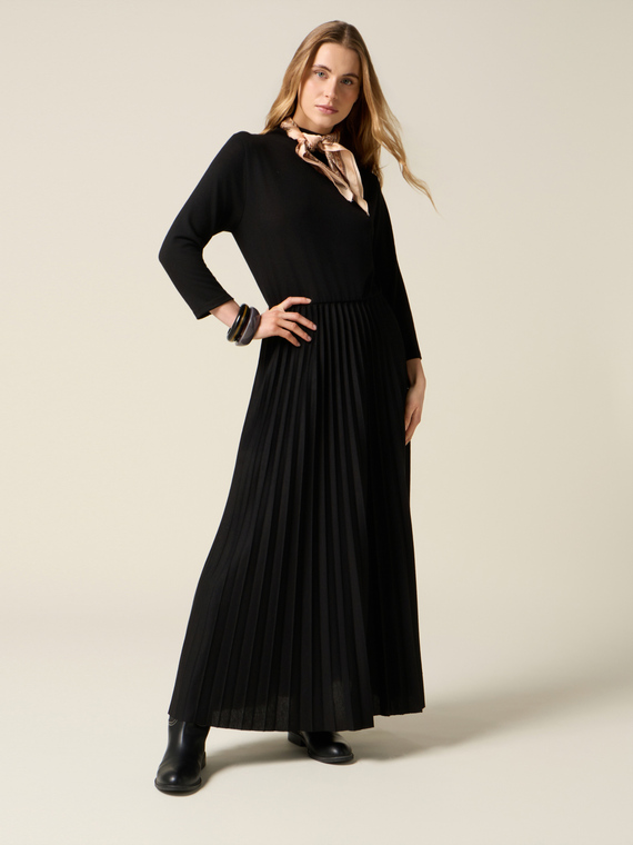 Viscose blend flare dress with brooch