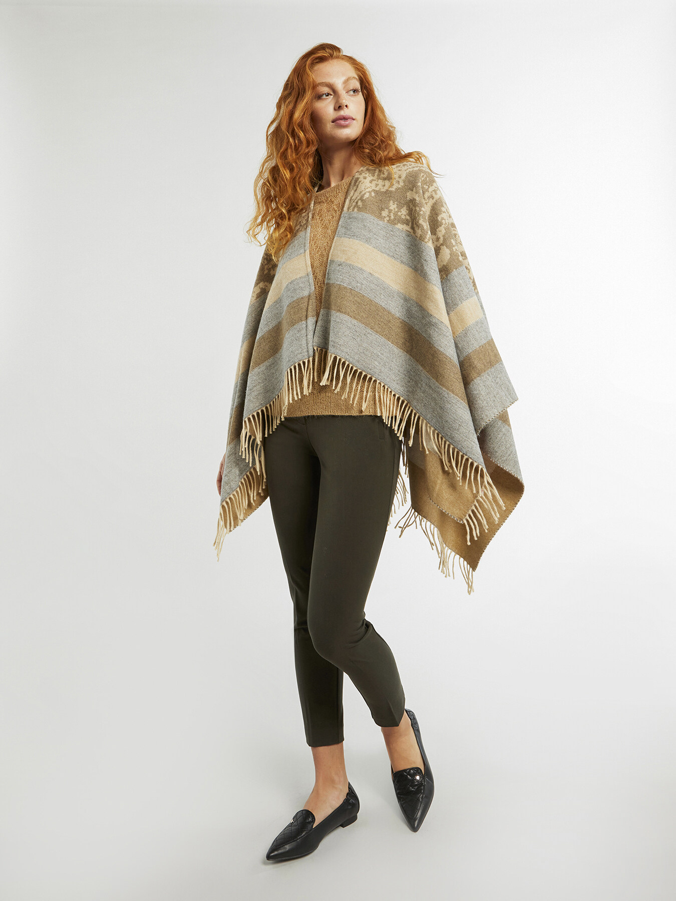 Cashmere pattern poncho image number 2