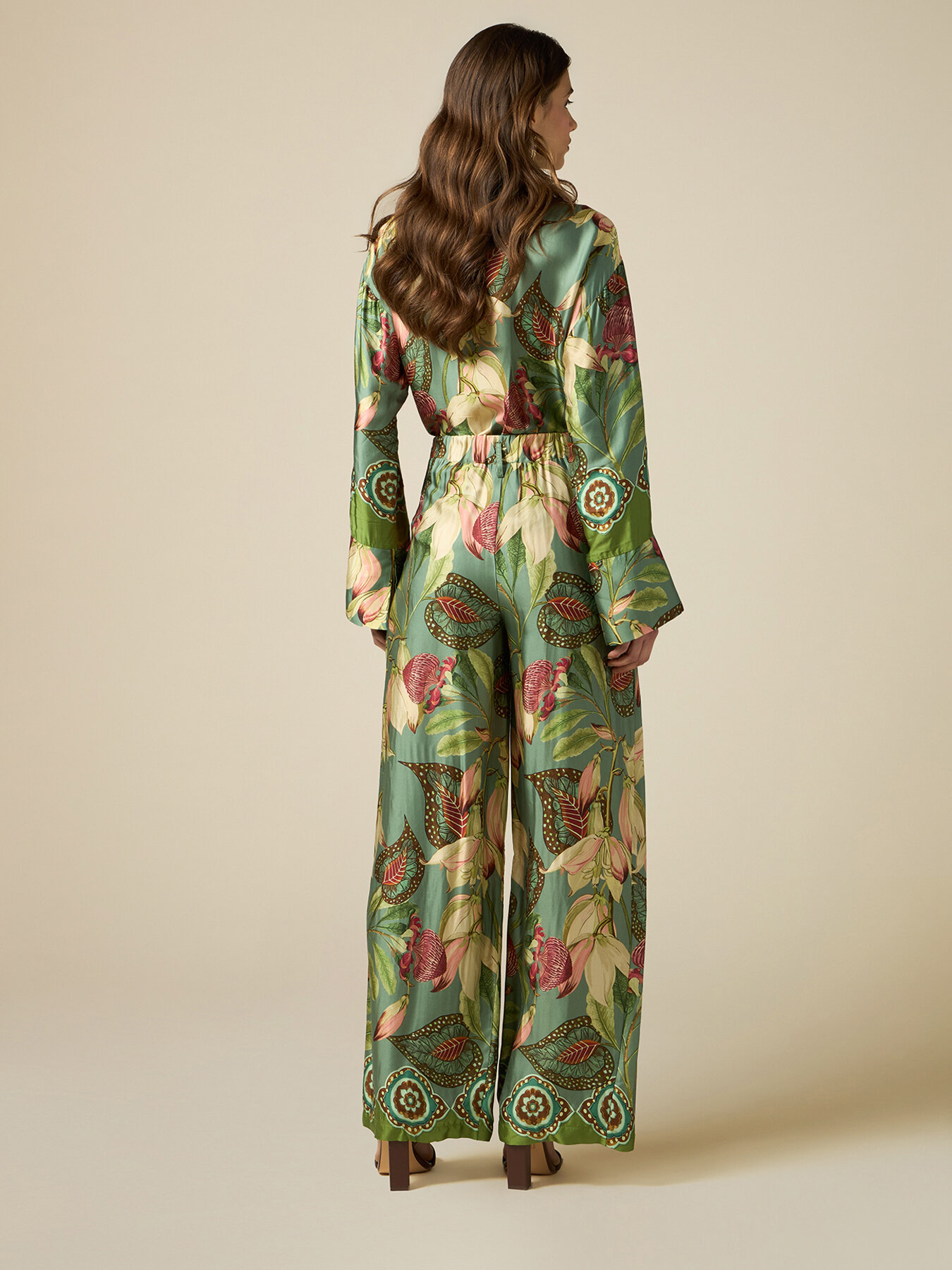 Pantaloni a palazzo in raso fantasia image number 1