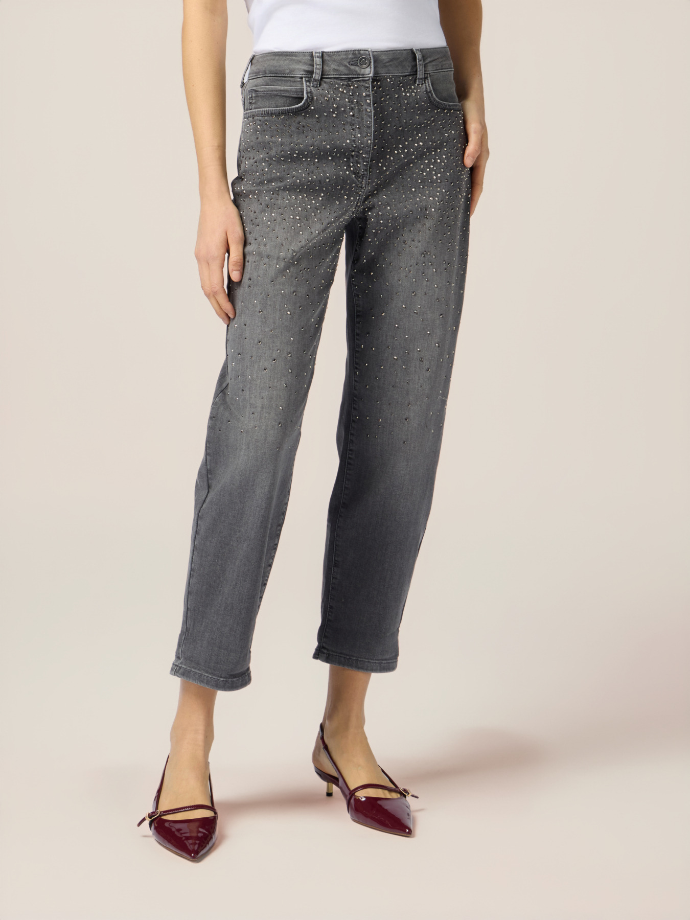 Regular jeans with rhinestone applications image number 3