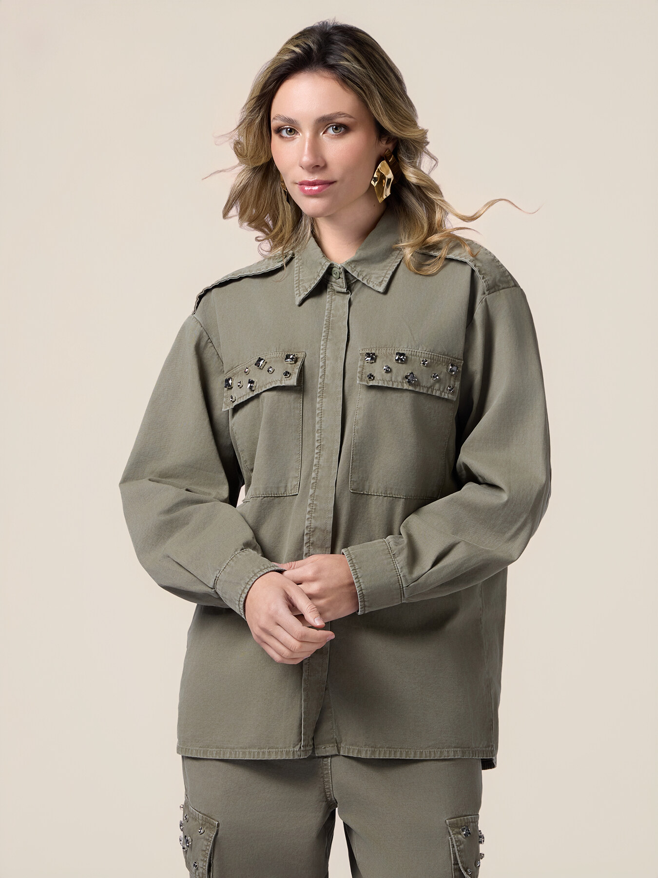 Camicia oversize con applicazioni image number 0