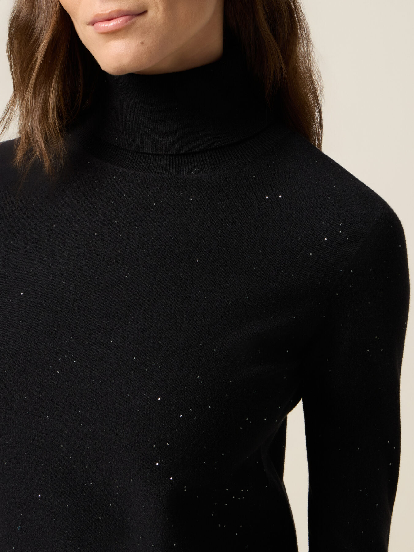 Jersey de cuello alto con lentejuelas image number 2