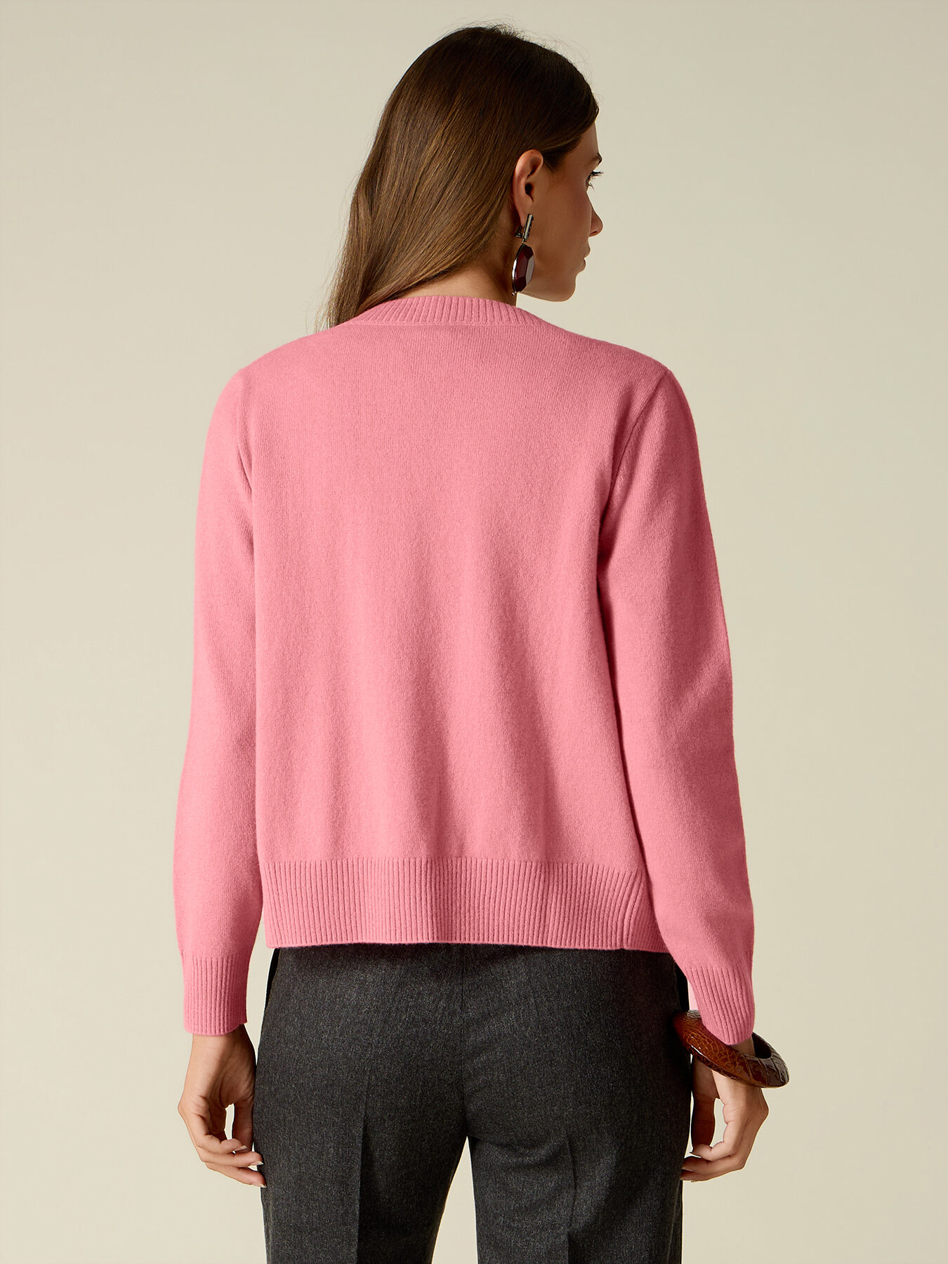 Cardigan in lana/cashmere con scollo a V image number 1