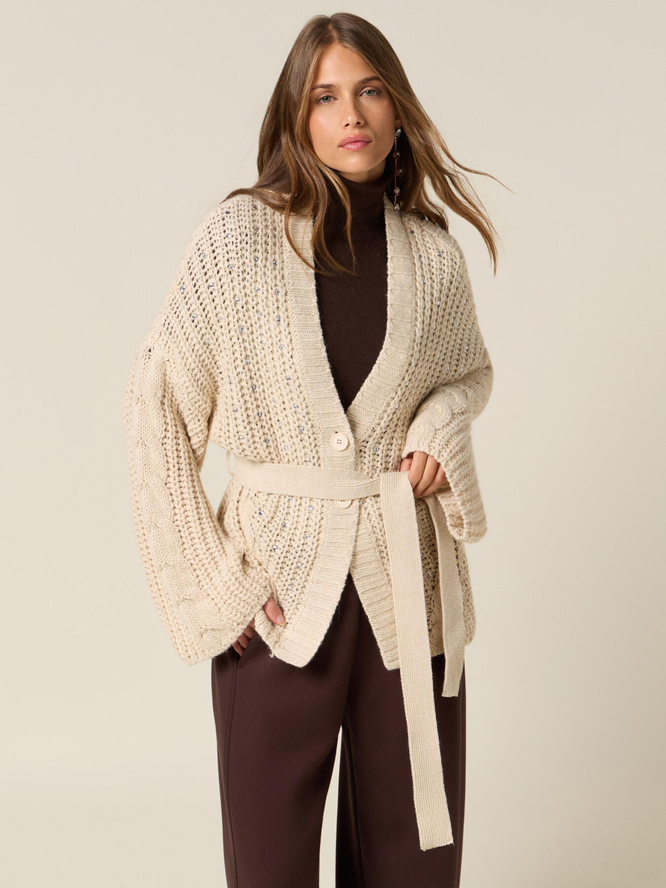 Durchbrochener Cardigan aus Wollmischung mit Kristallen und G&uuml;rtel image number 0