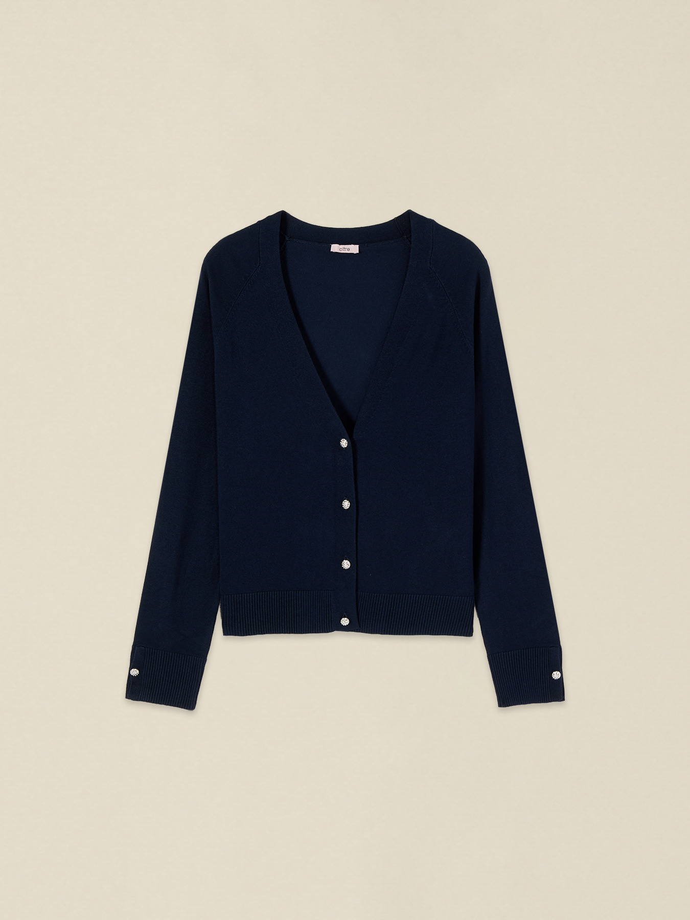 Cardigan mit V-Ausschnitt und Knopfdetail image number 3