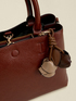 Borsa a tracolla con charm floreali image number 3