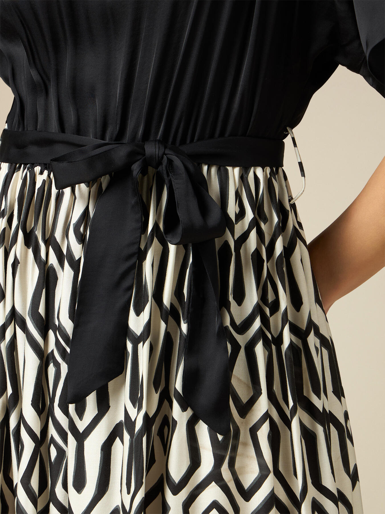 Vestido con falda &eacute;tnica image number 2