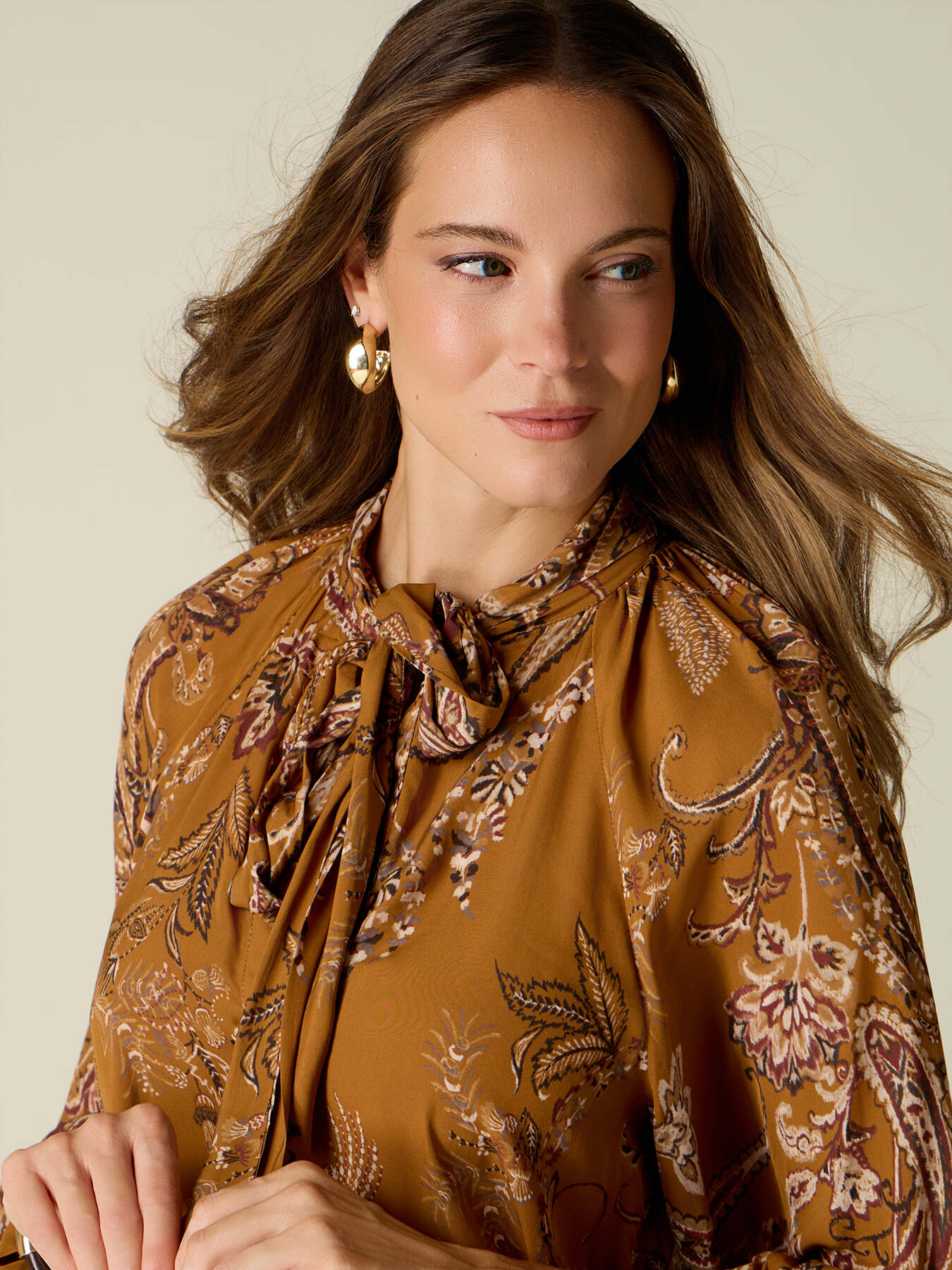 Blouse fantaisie &agrave; volants image number 2