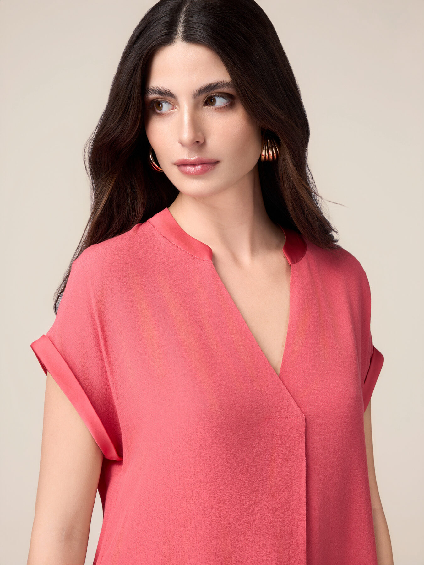 Blusa in viscosa con profili in raso image number 2