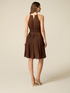 Ausgestelltes Kleid aus Satin mit Schmuckkette image number 1