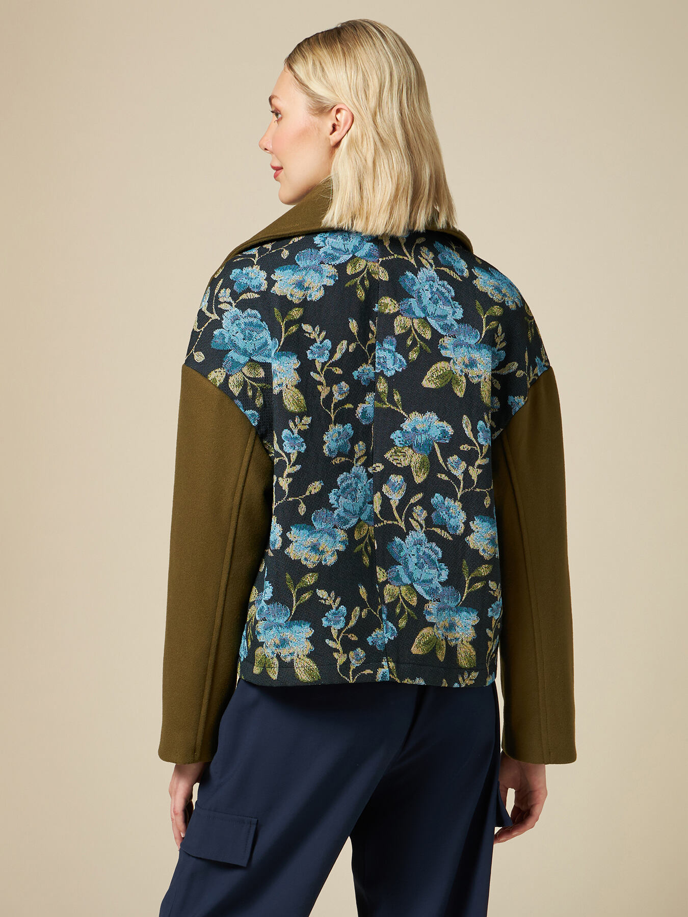 Cappotto corto con dettaglio jacquard image number 1