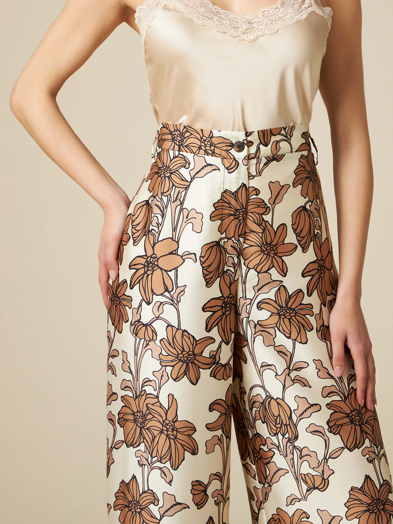 Pantaloni palazzo in raso fantasia image number 2