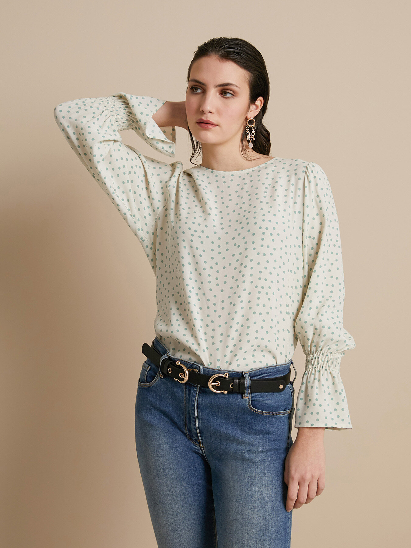 Long-sleeved polka dot blouse image number 2