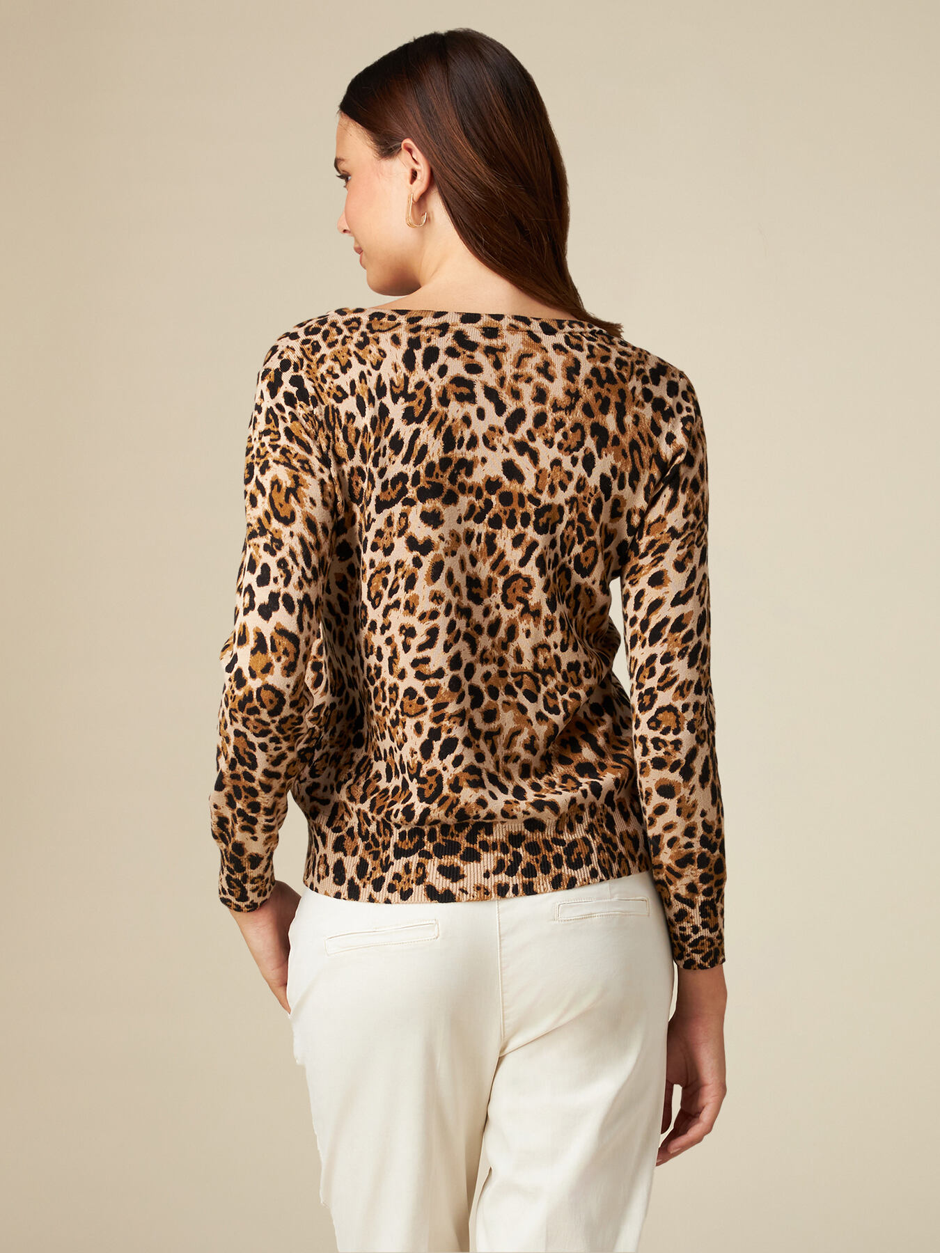 Cardigan animalier con catena gioiello image number 1
