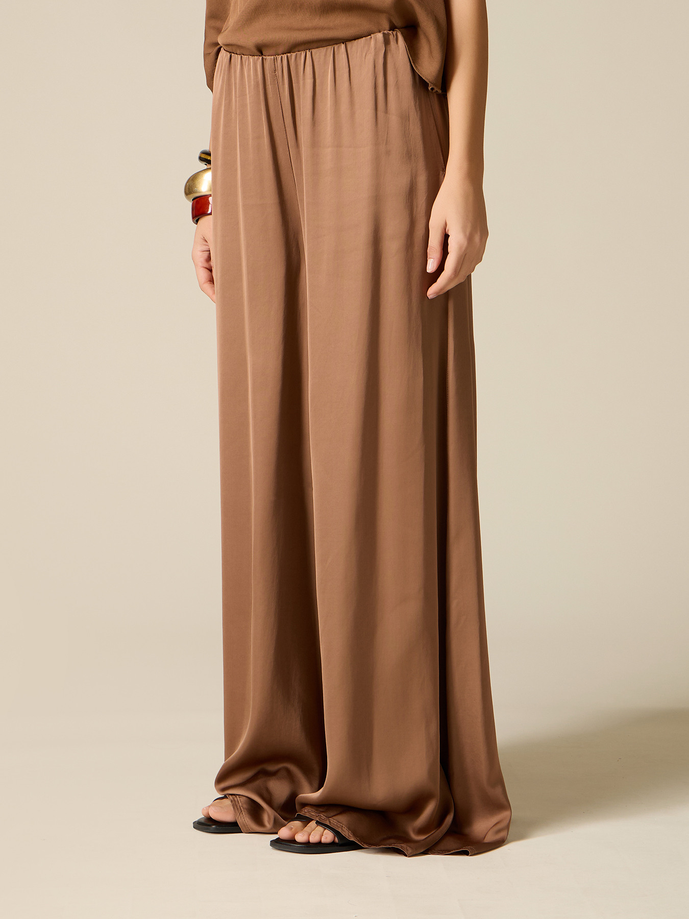 Pantalon palazzo en satin de viscose image number 3