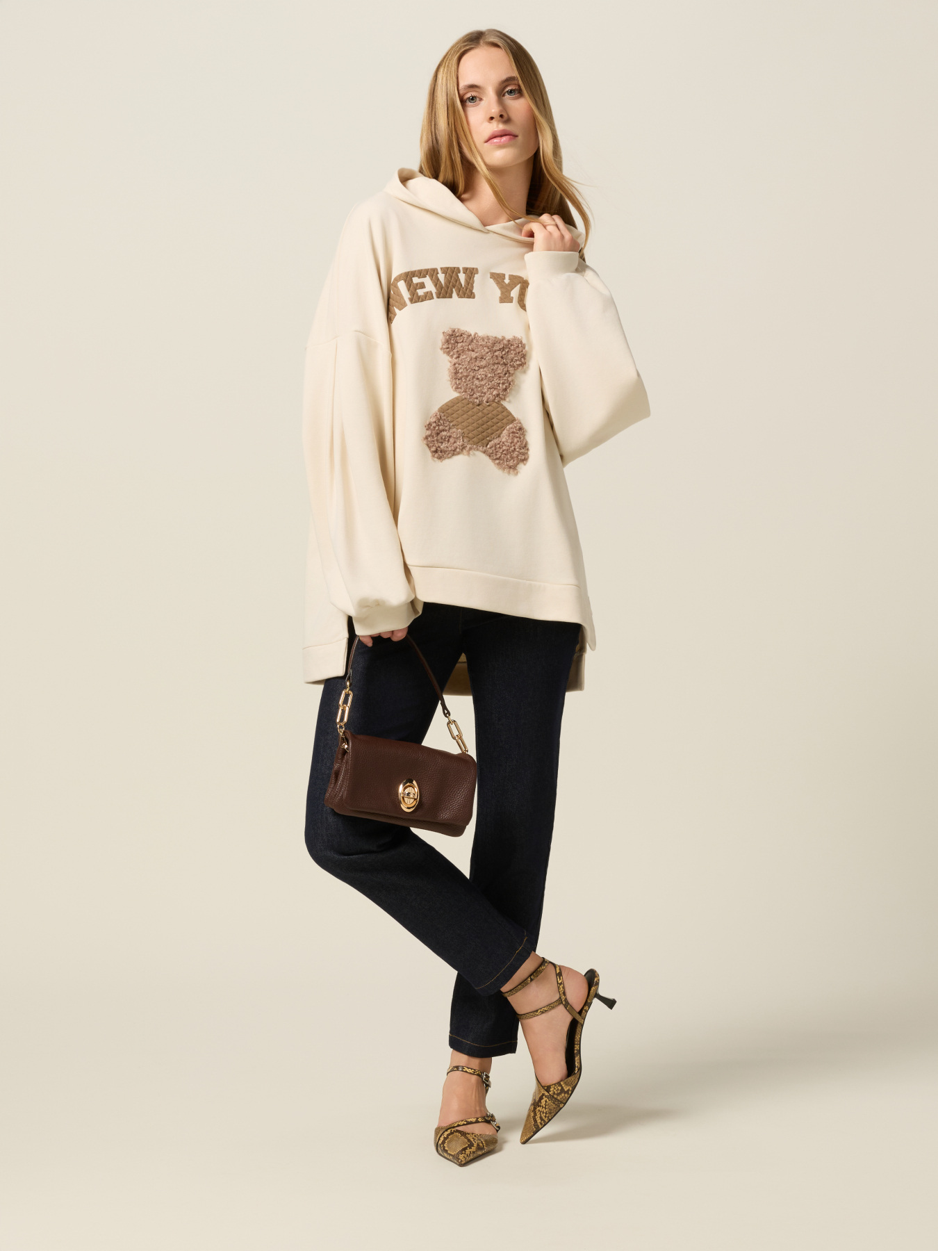 Felpa chiusa con cappuccio e scritta image number 3