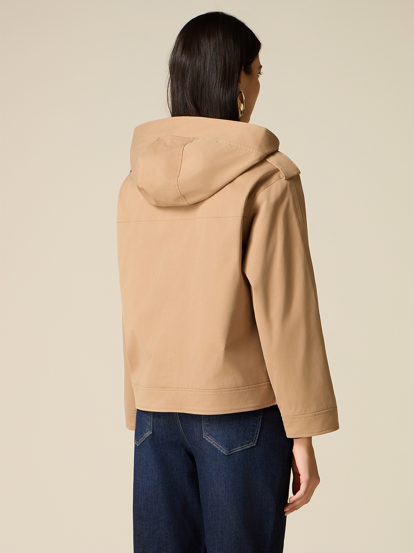 Parka corto con capucha image number 1