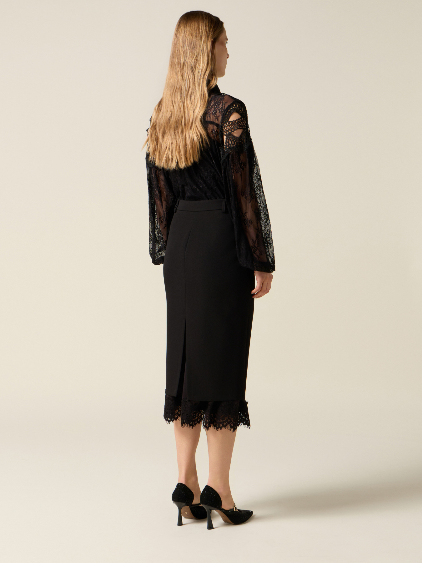 Tube skirt with lace trim image number 1