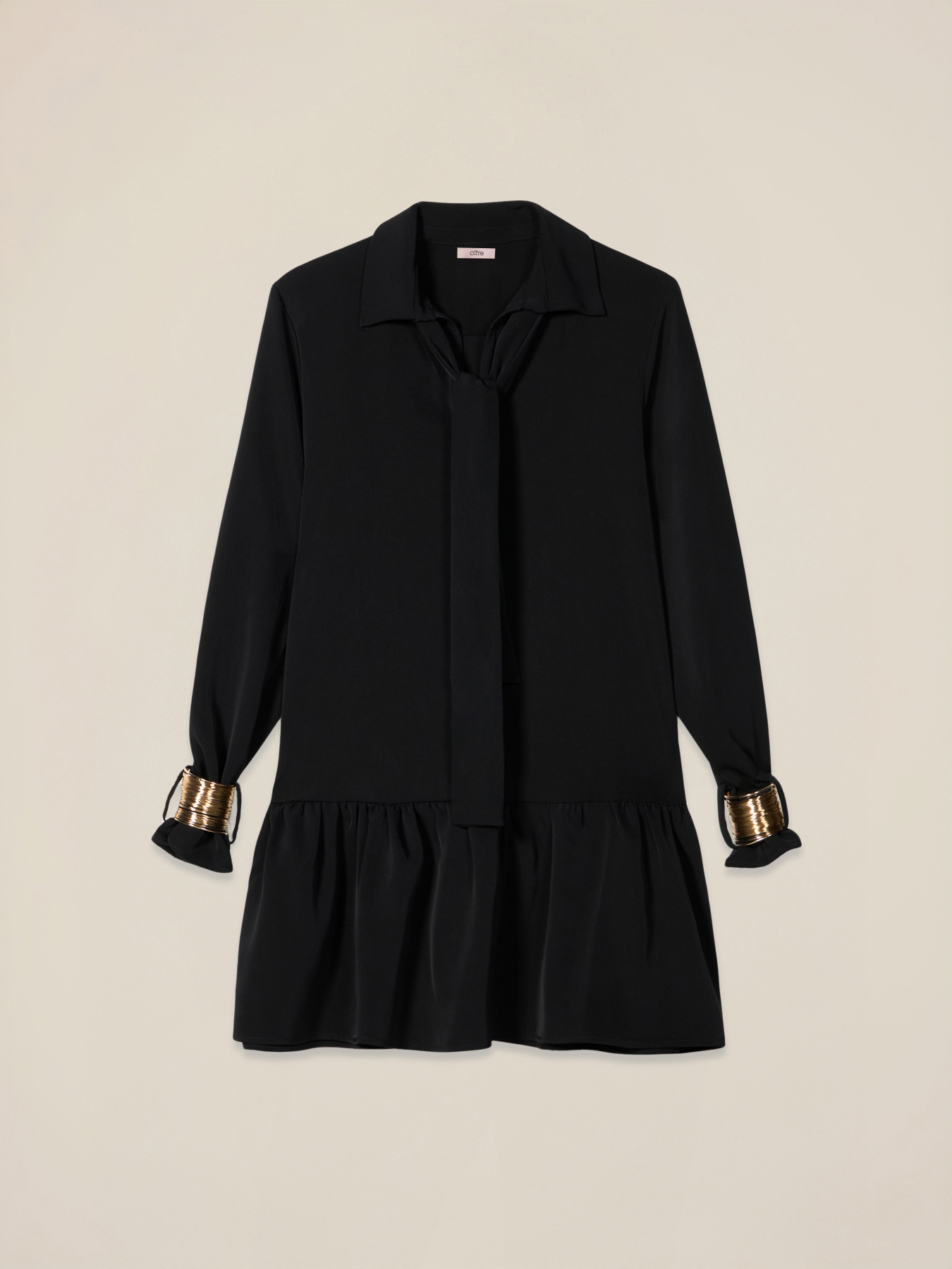 Robe &eacute;vas&eacute;e avec bracelets dor&eacute;s image number 3