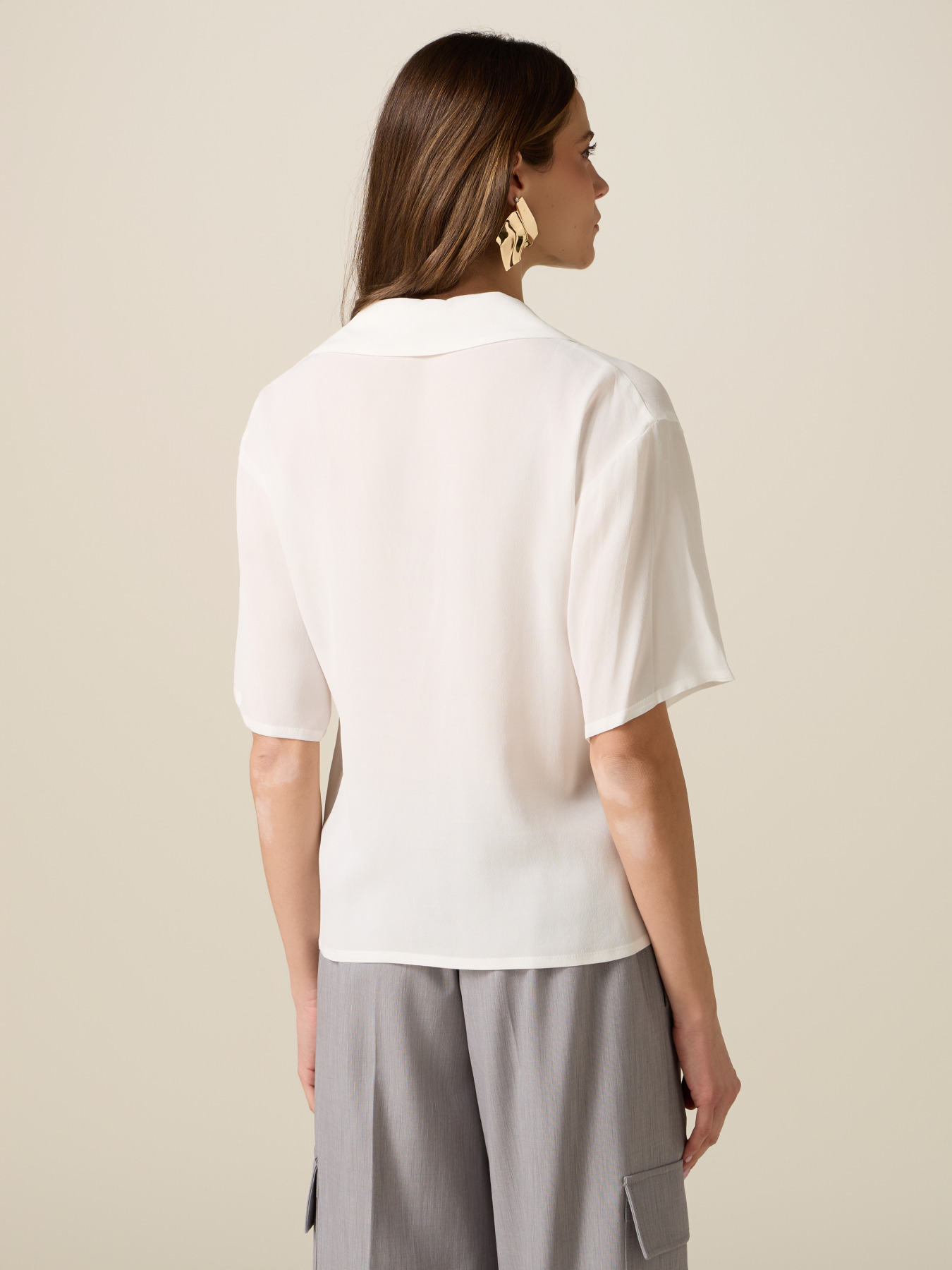 Blouse polo en tissu cr&ecirc;pe image number 1
