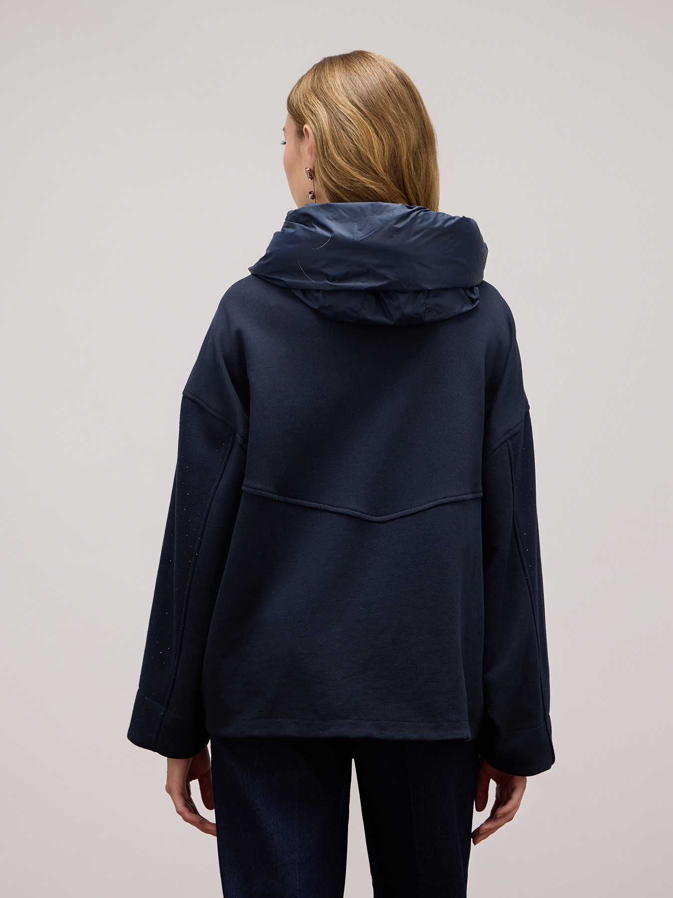 Sudadera con capucha de nailon image number 1
