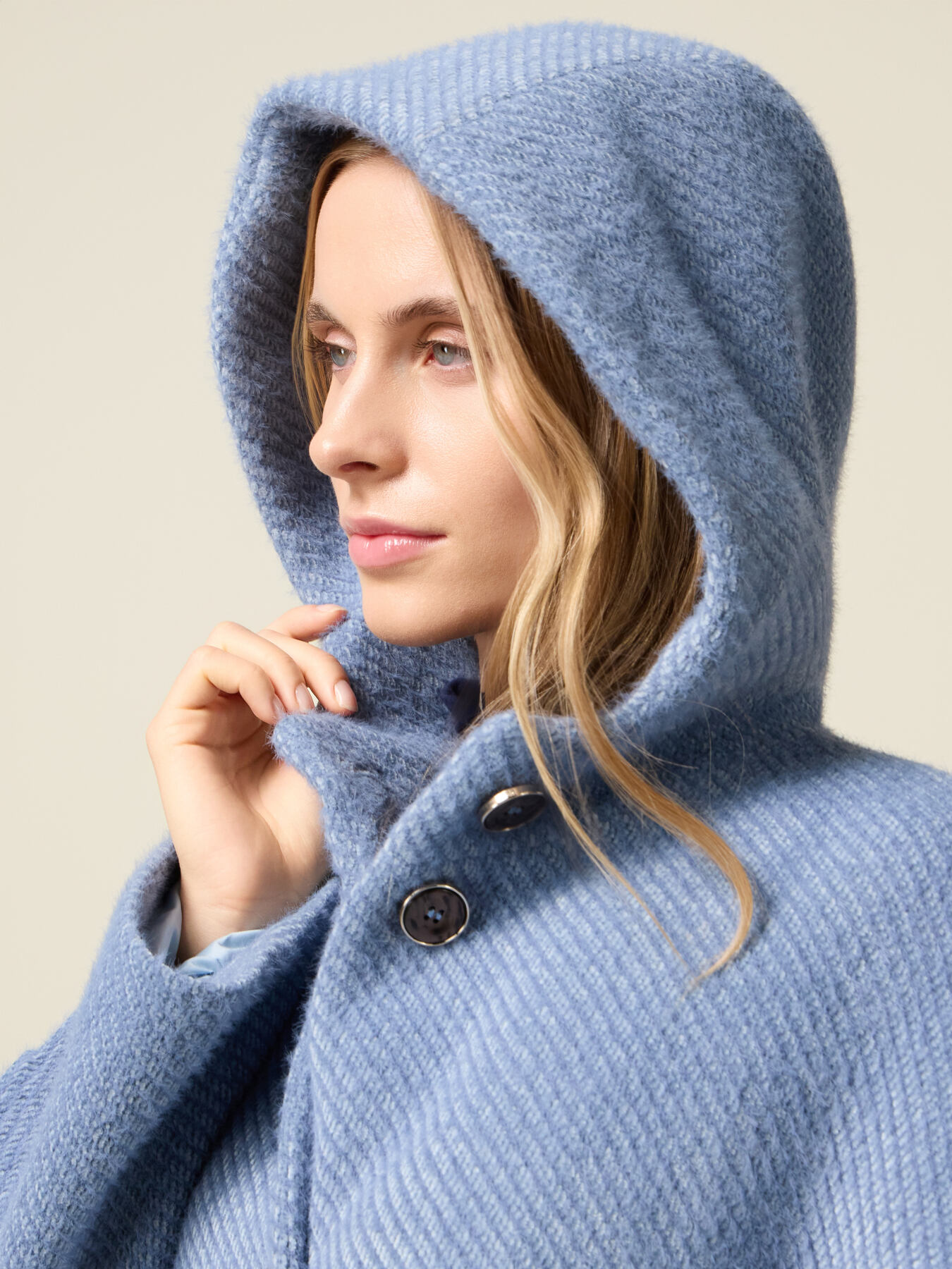 Kurzer Mantel aus Strickstoff image number 2