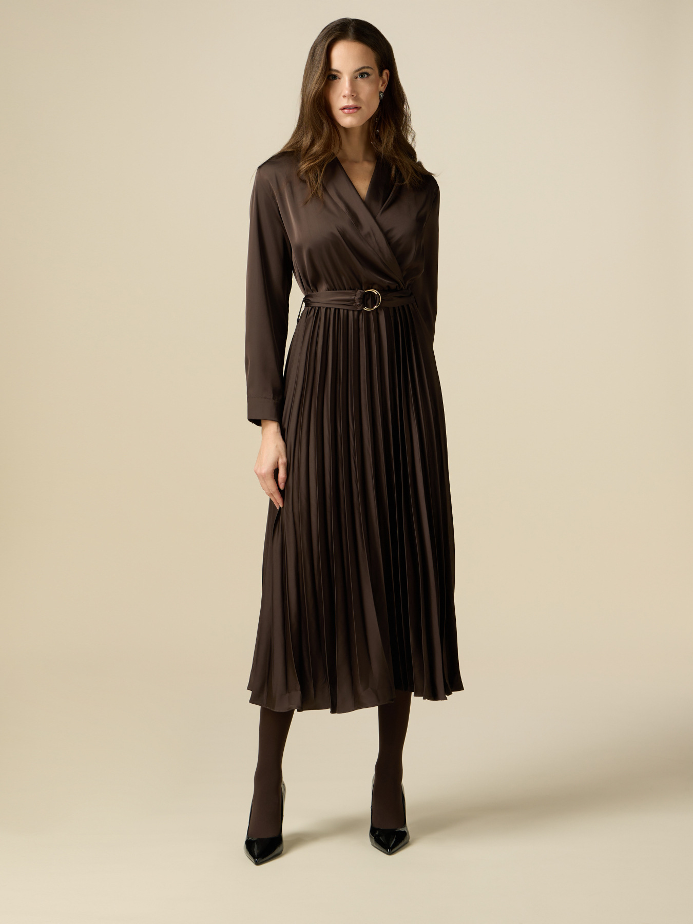 Midi-Kleid aus Satin mit Plisseerock image number 0