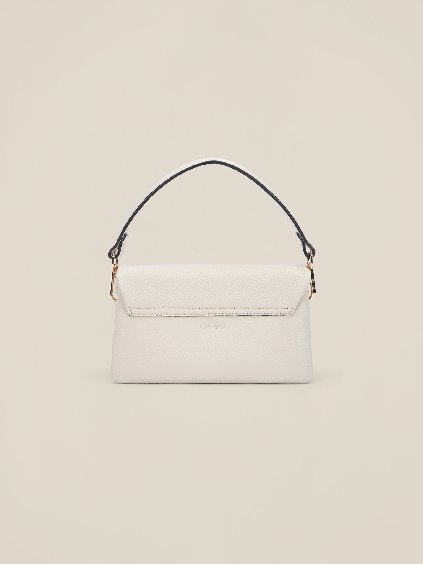 Sac bandouli&egrave;re en cuir v&eacute;ritable image number 3