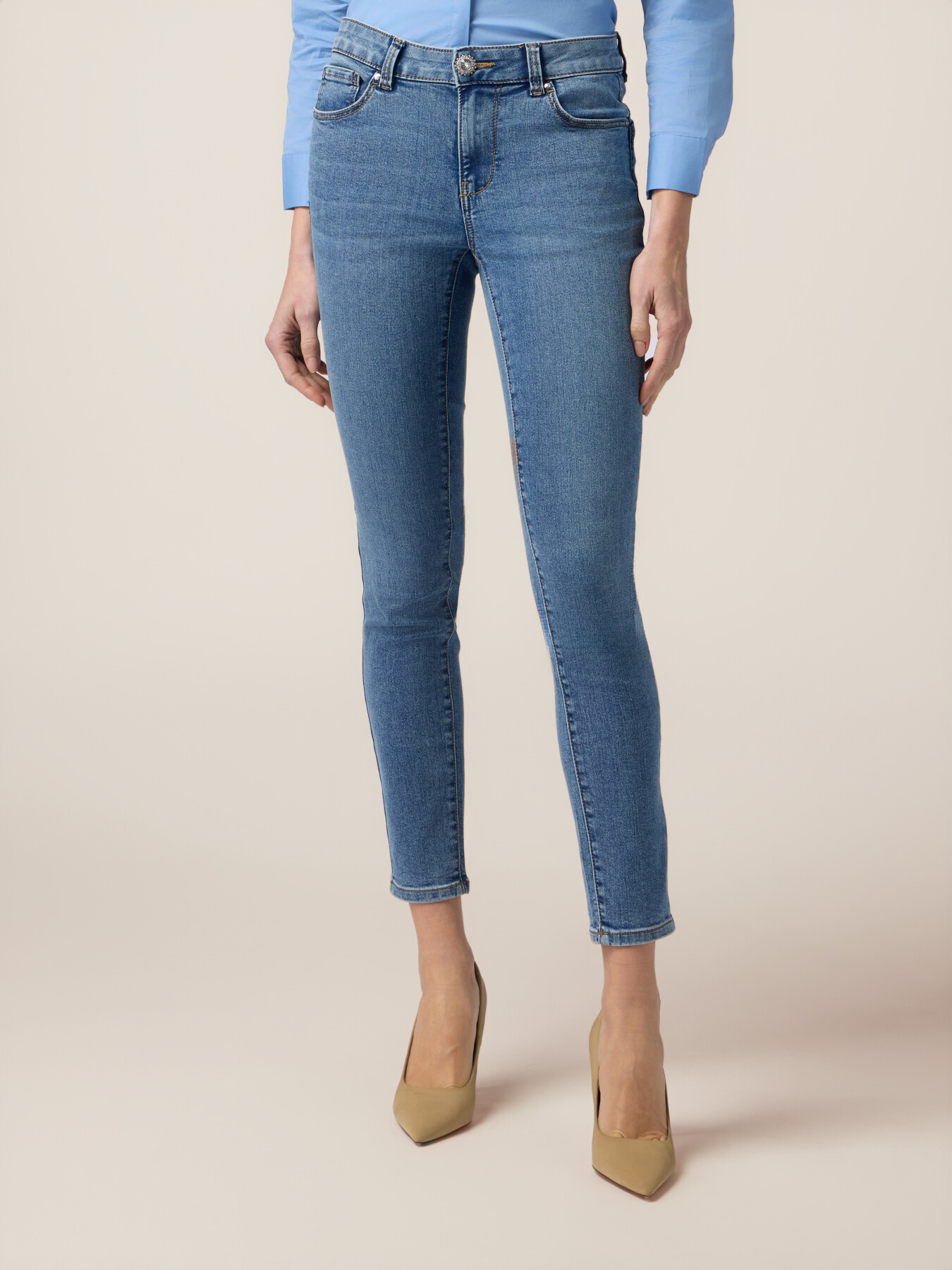Skinny jeans with jewel button image number 3