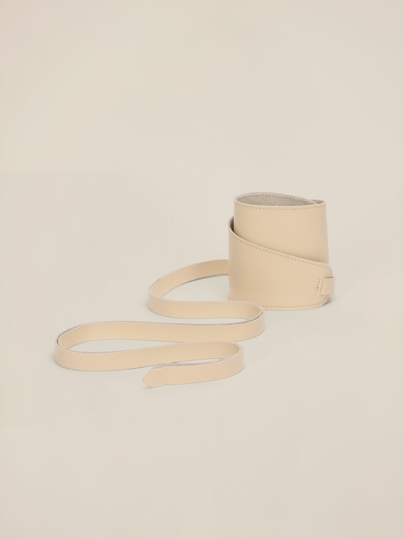 Ceinture-&eacute;charpe en cuir v&eacute;ritable image number 1