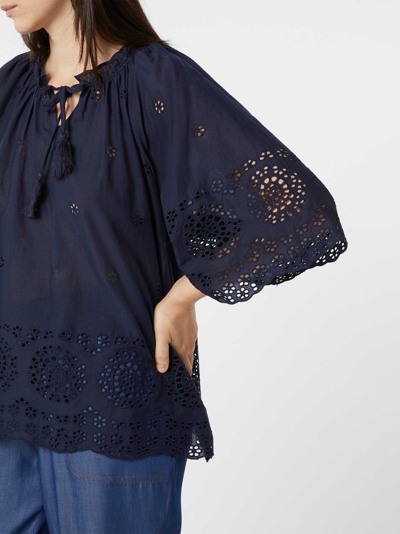 Blusa in sangallo image number 2