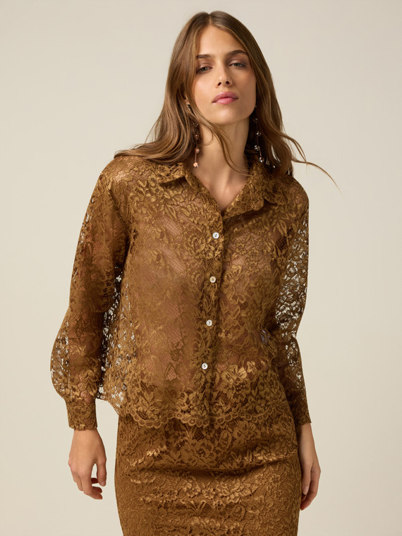 Camicia in pizzo con bordo smerlato
