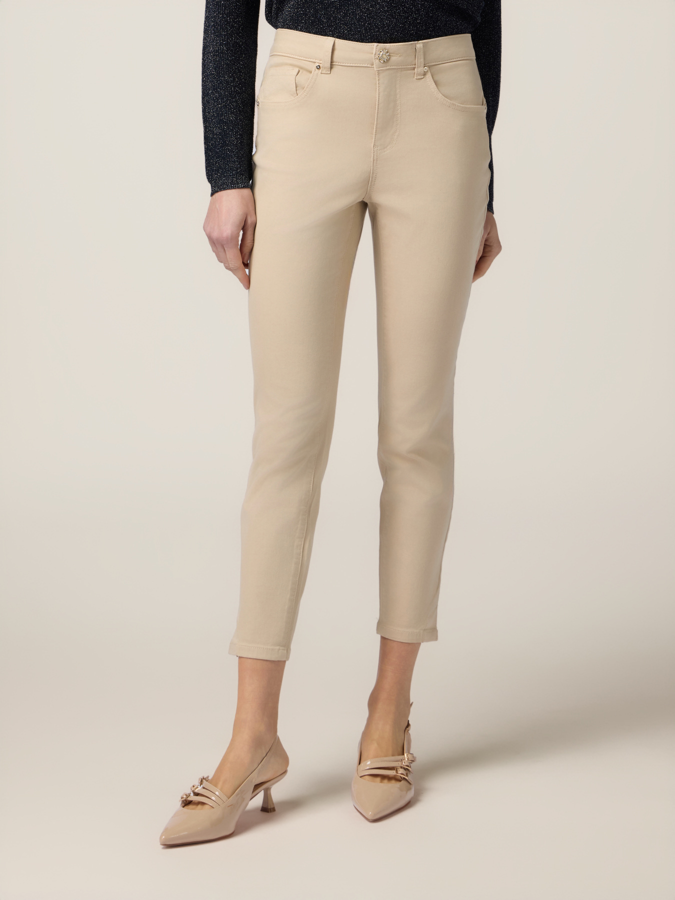 Pantaloni skinny in cotone e tencel con bottone gioiello image number 3
