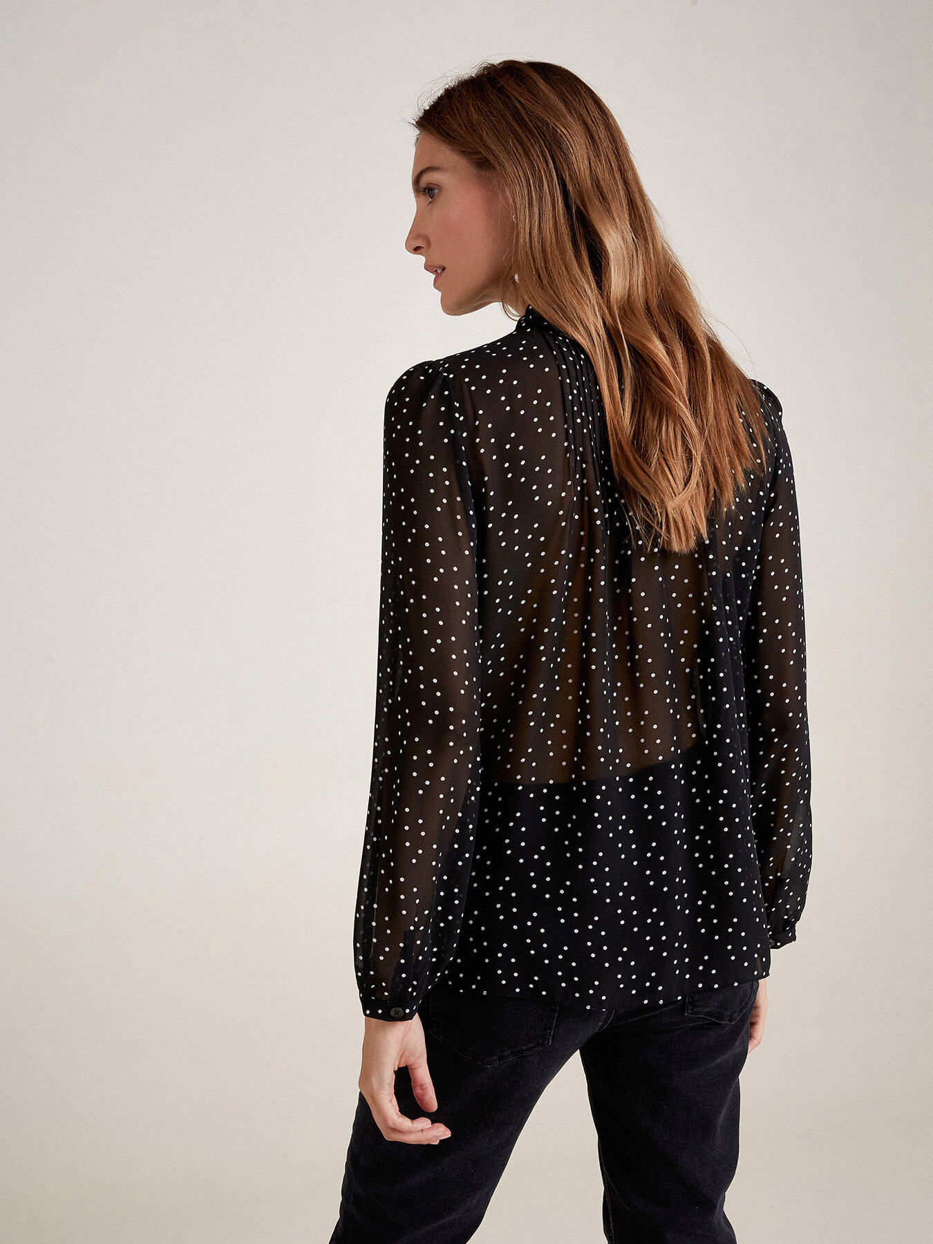 Gepunktete Bluse image number 1