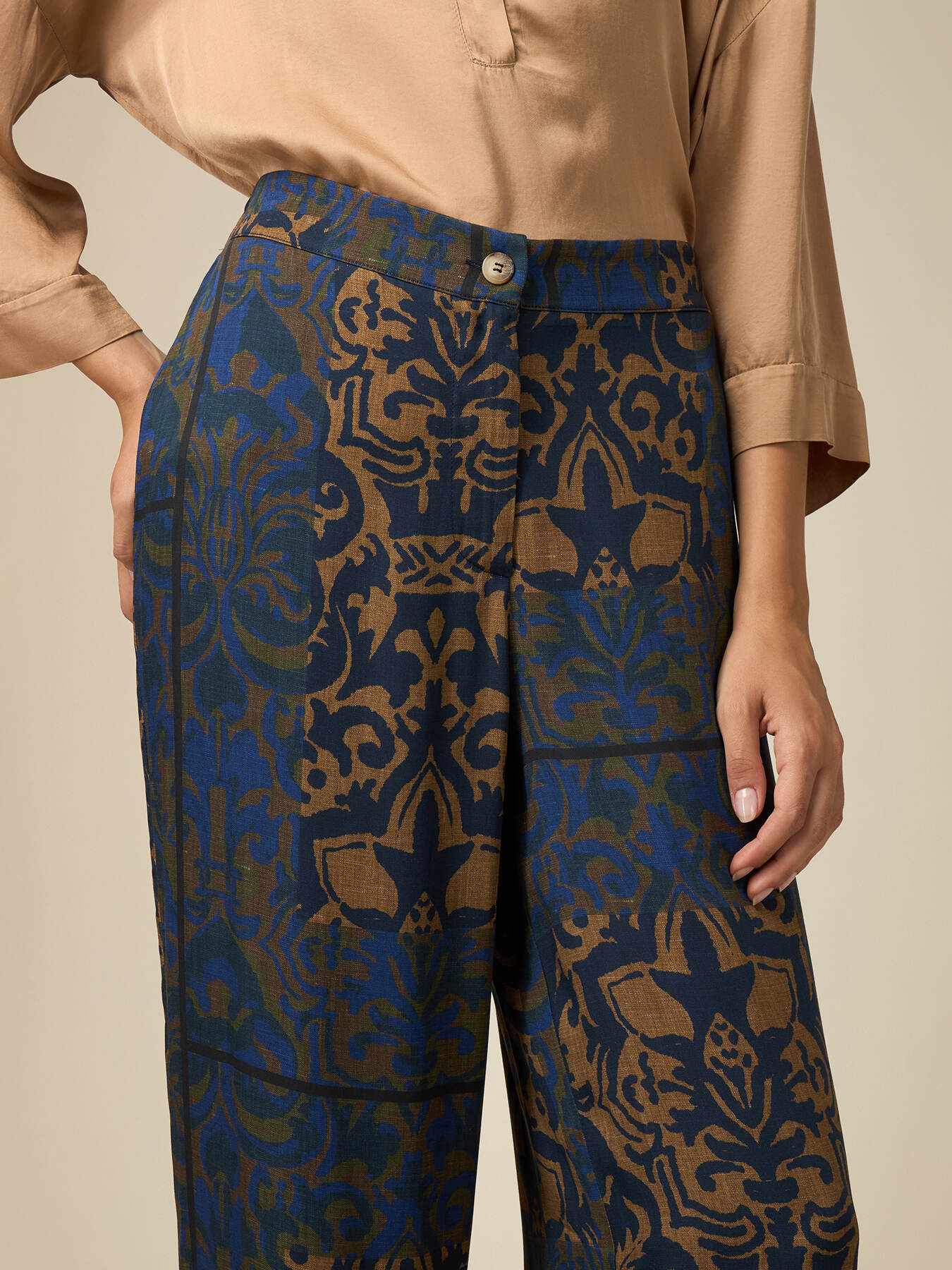 Pantalon large en viscose fantaisie image number 2