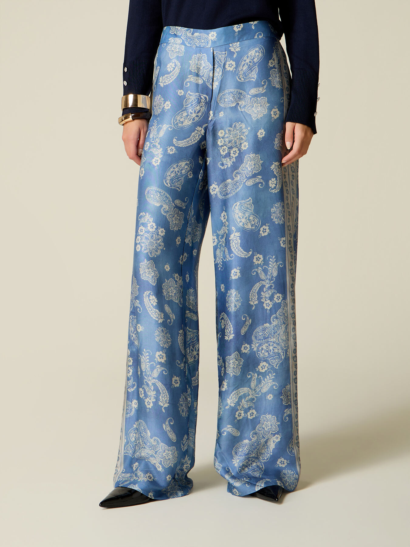 Pantaloni palazzo din satin cu imprimeu image number 3