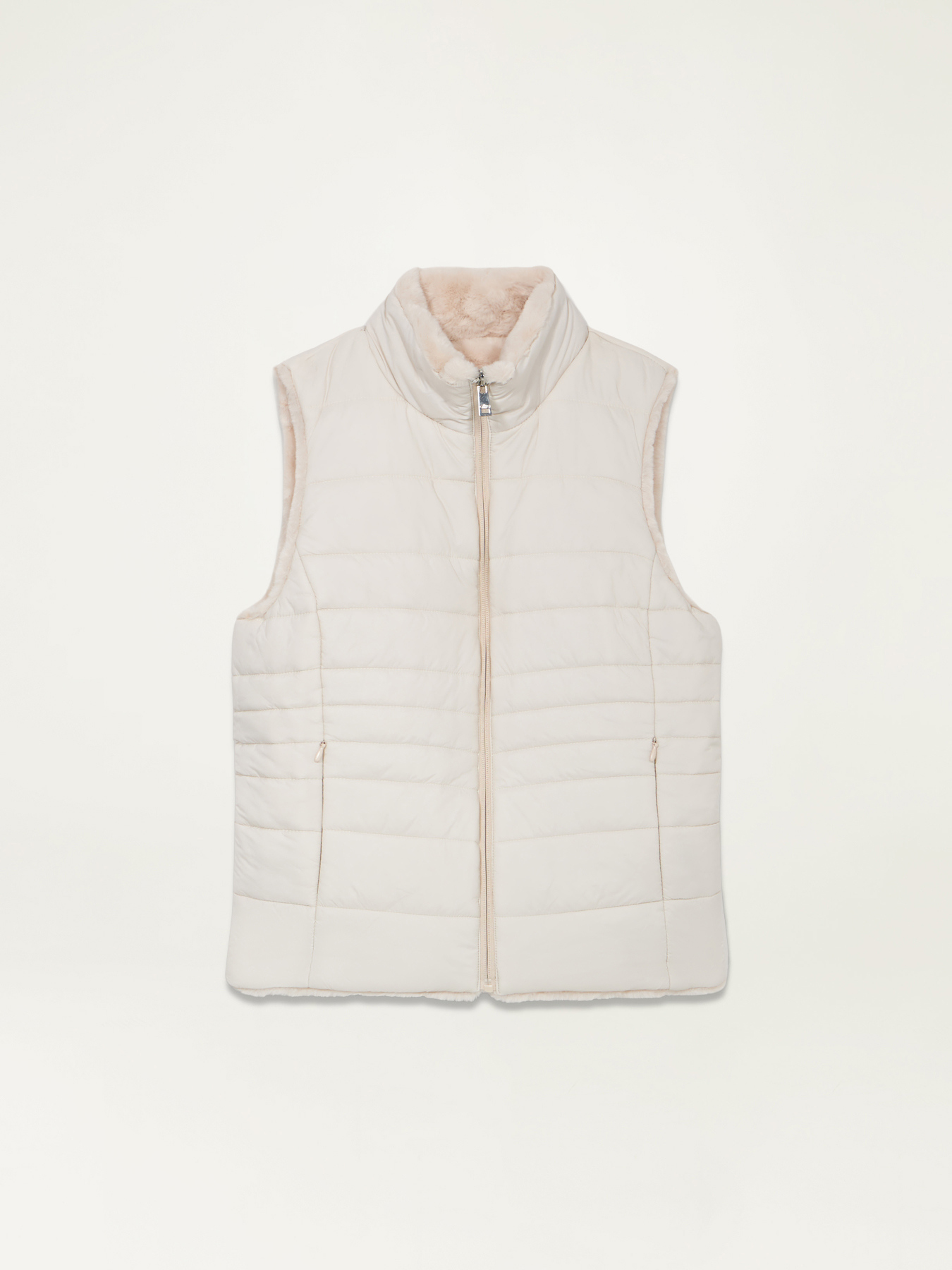 Sleeveless reversible down jacket image number 4