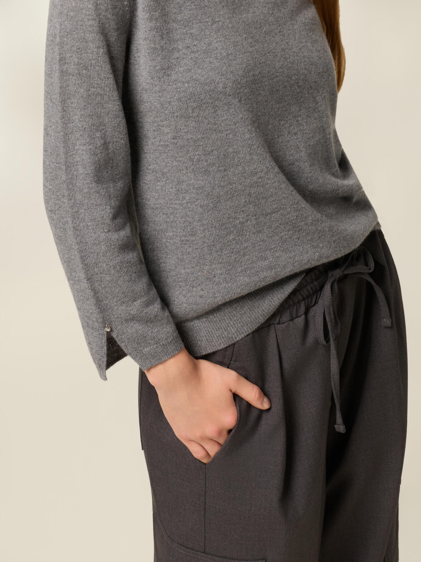 Wool and cashmere cardigan with buttons image number 2