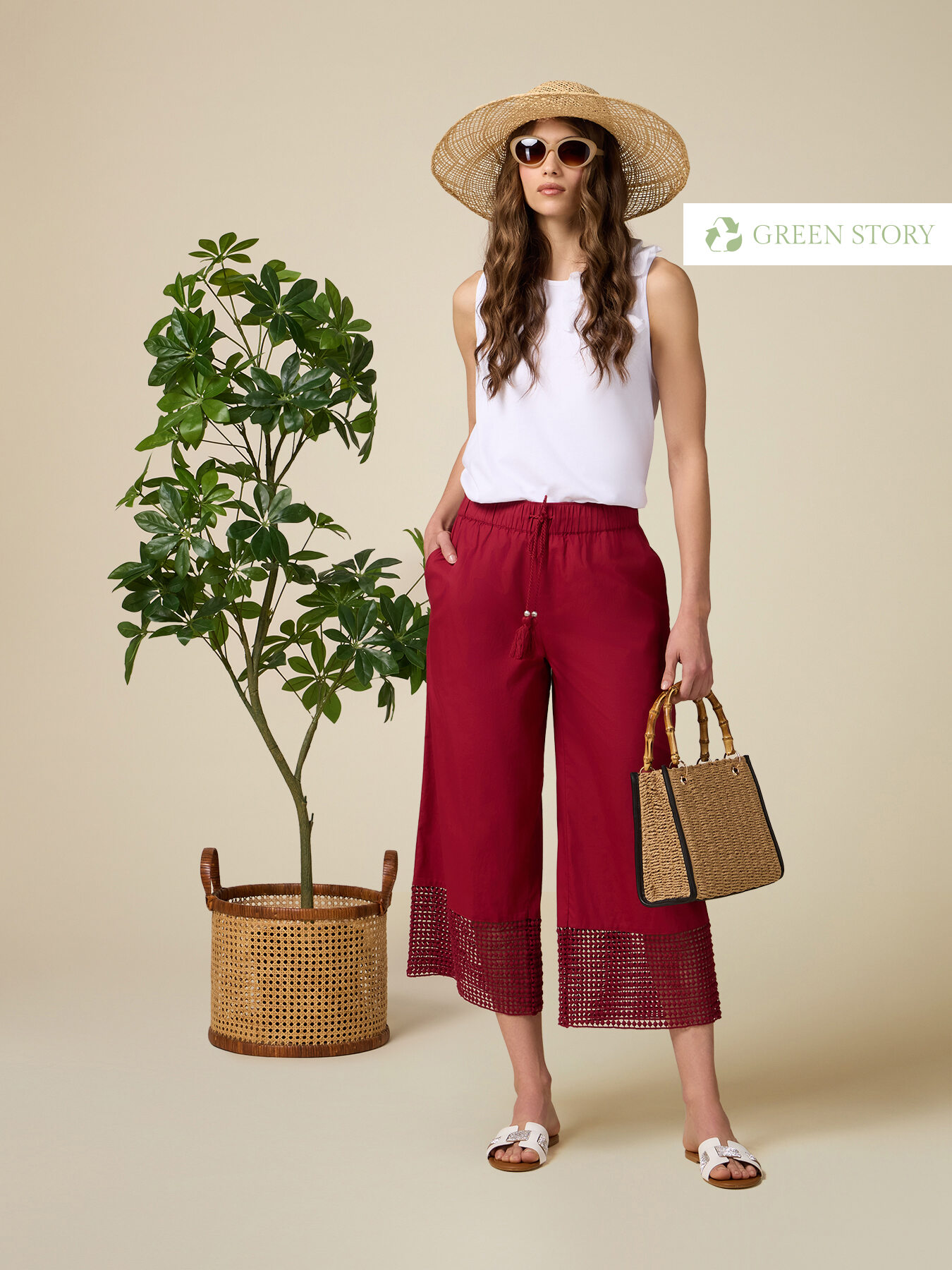 Pantaloni cropped cu inserții de macrameu image number 0