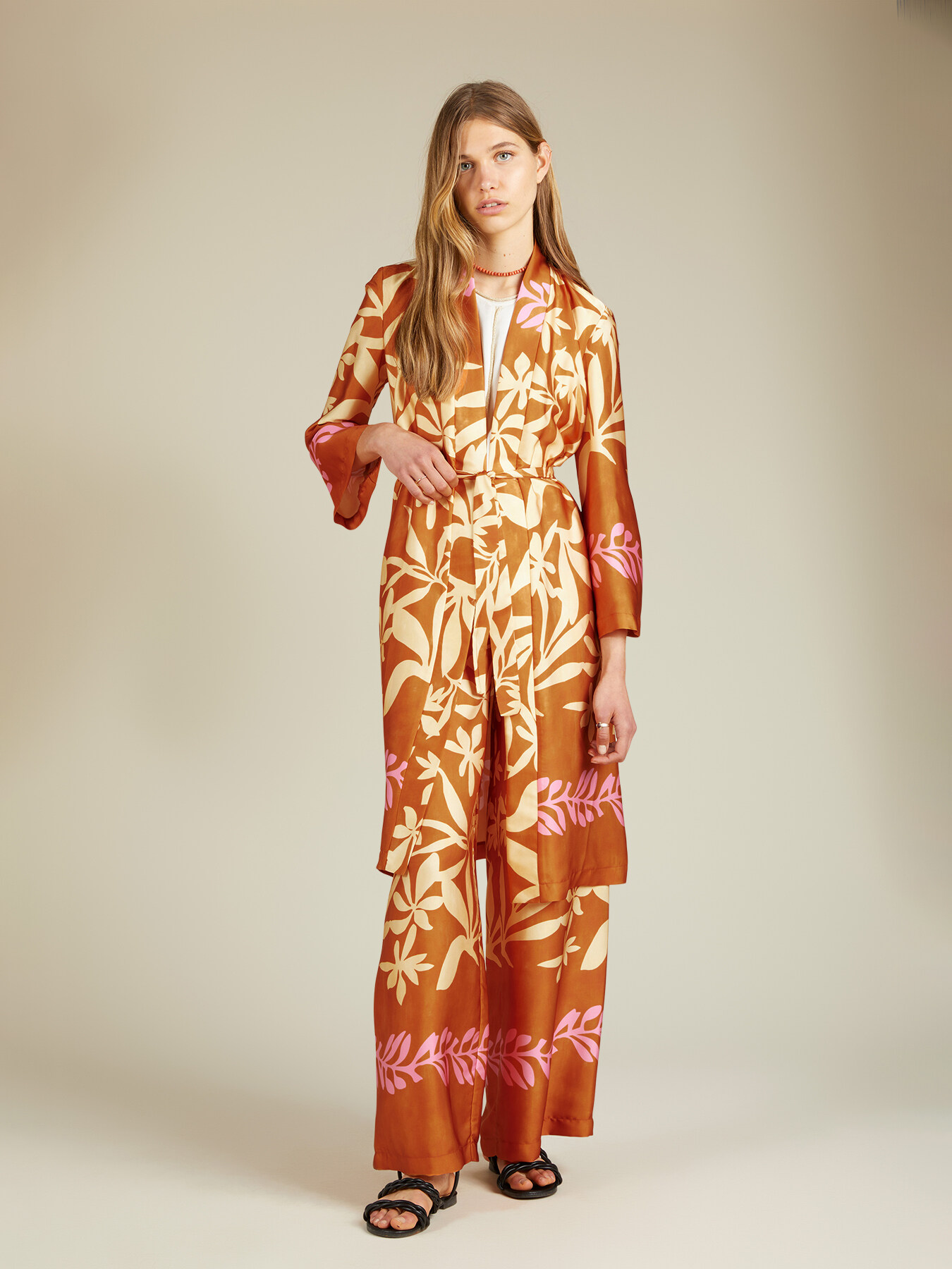Kimono fluido in raso stampato image number 0