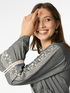 Blouse en chambray avec broderies image number 2