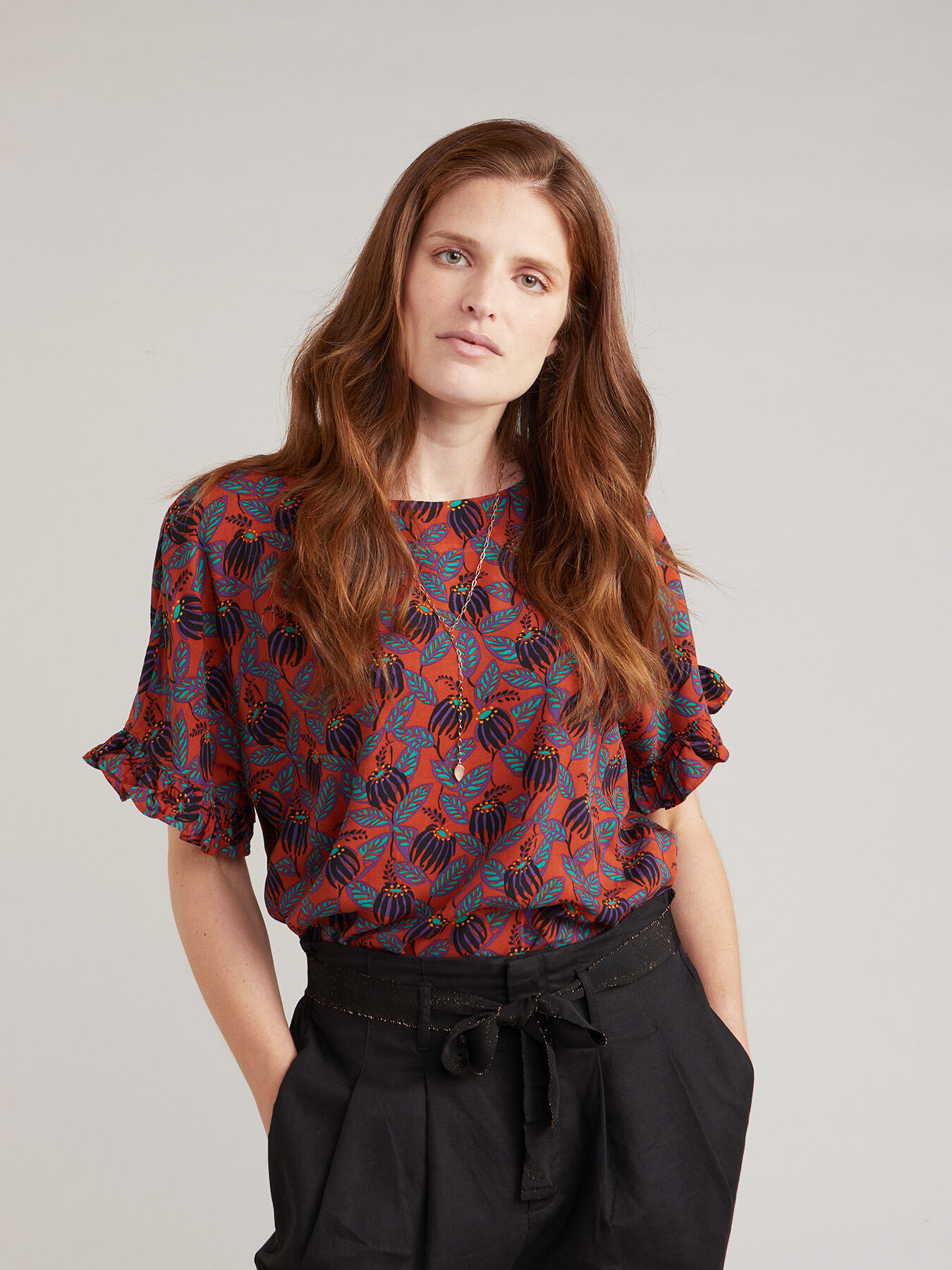 Bluse aus Viskose mit Blumenmuster image number 2