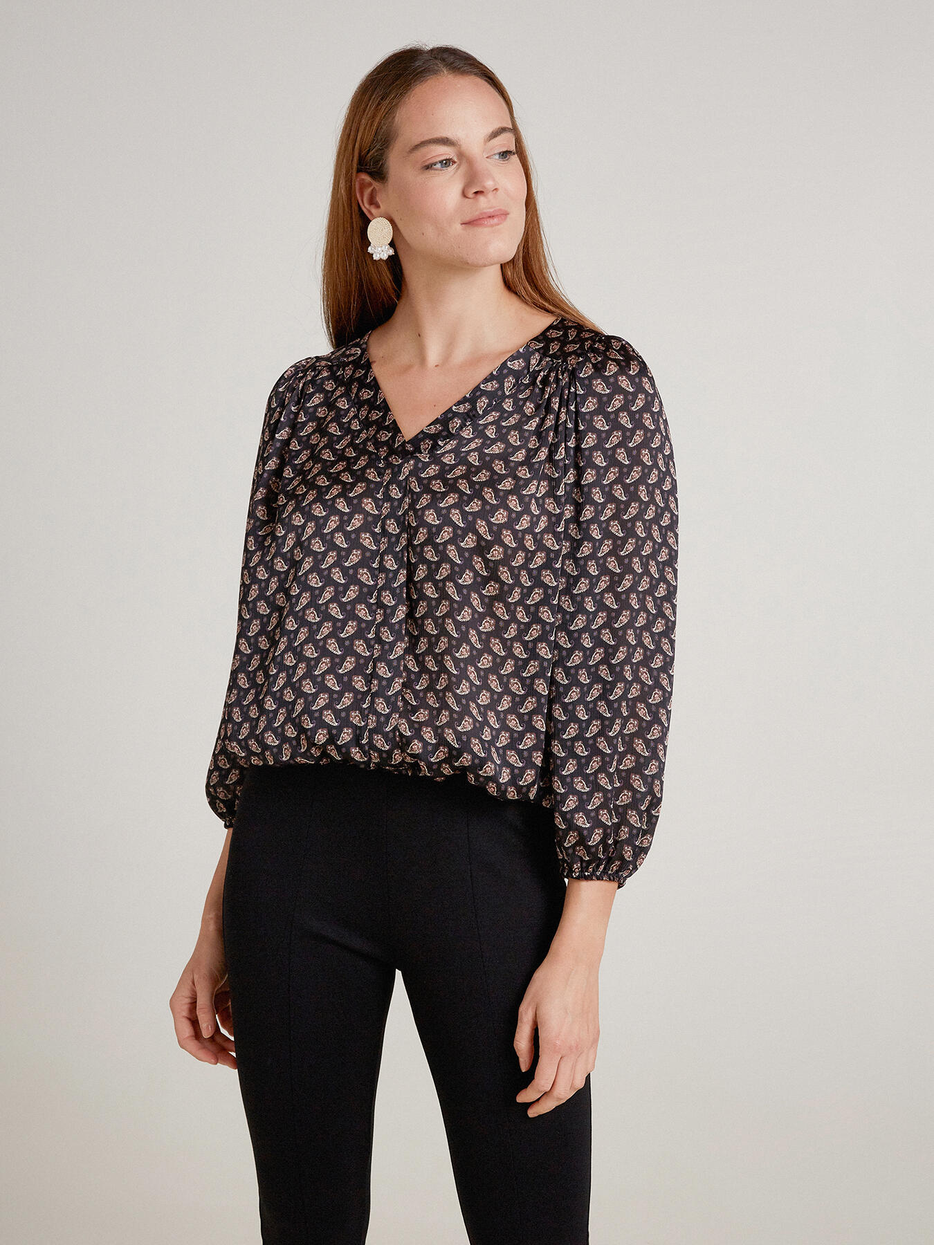 Blusa fantasia cashmere image number 2