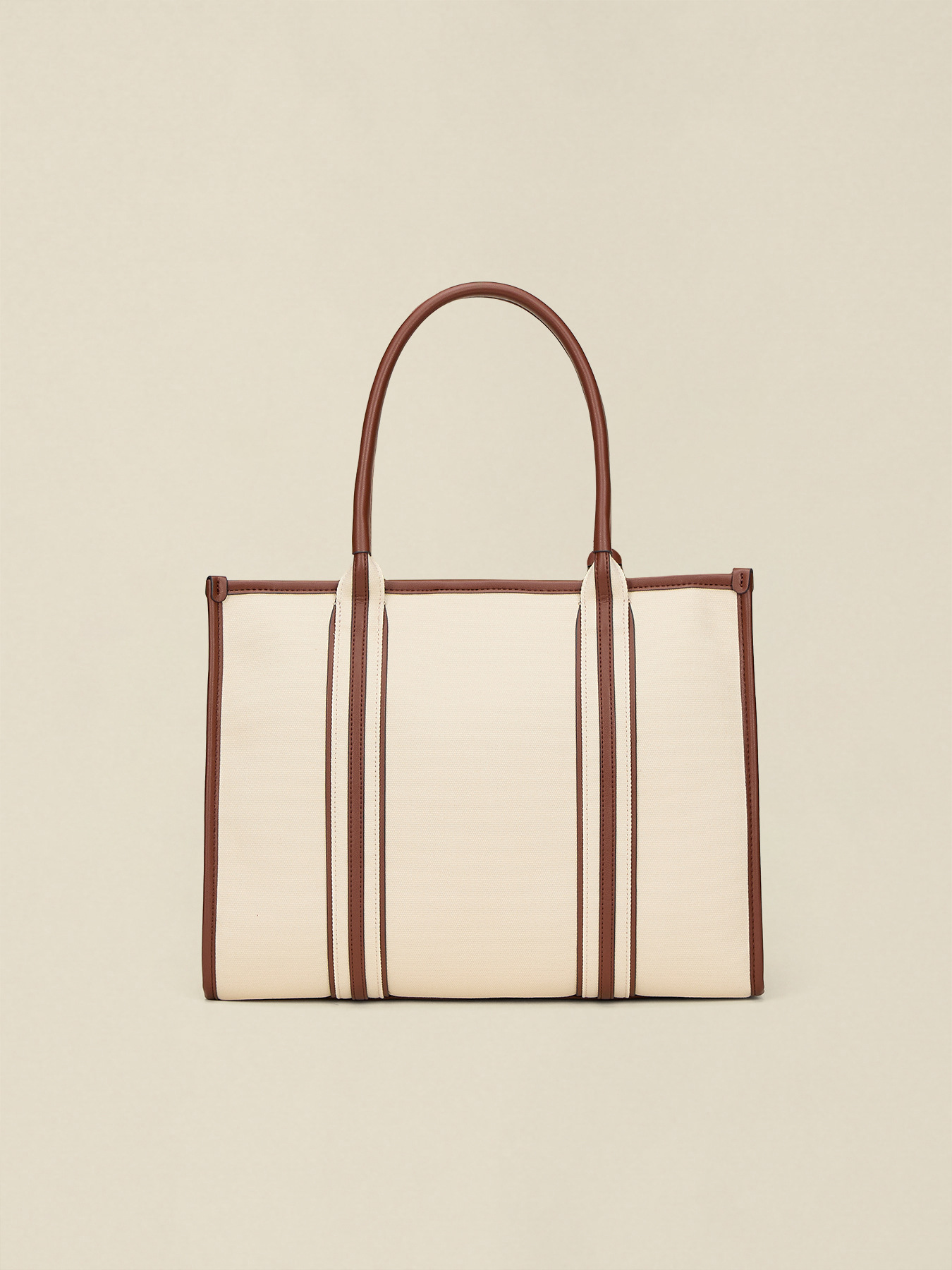 Shopper bicolor in tessuto con charm image number 2