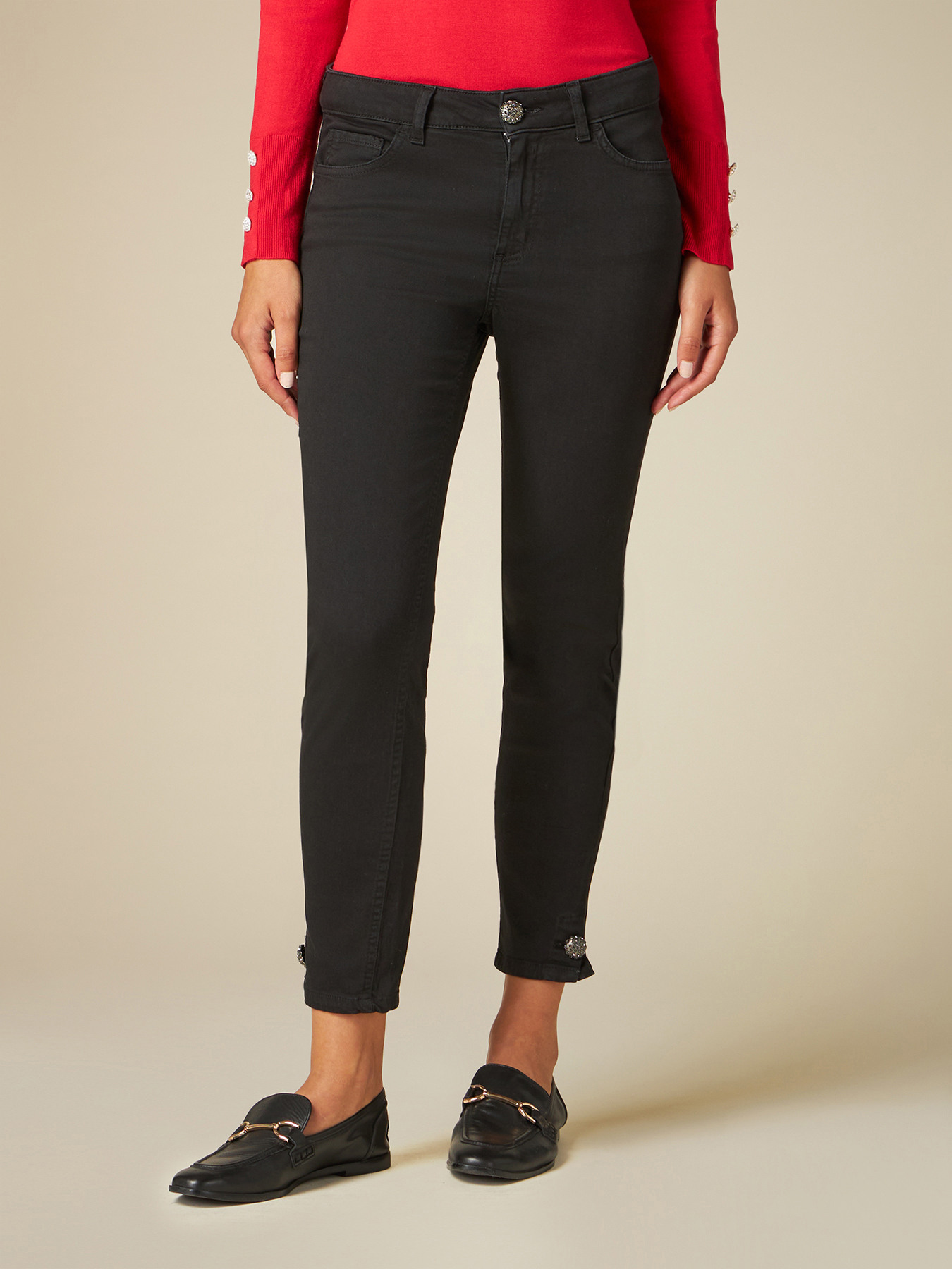 Pantal&oacute;n skinny con botones joya image number 3