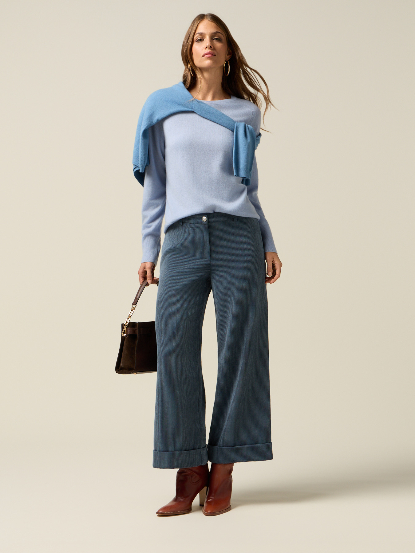 Cropped velvet pants image number 0