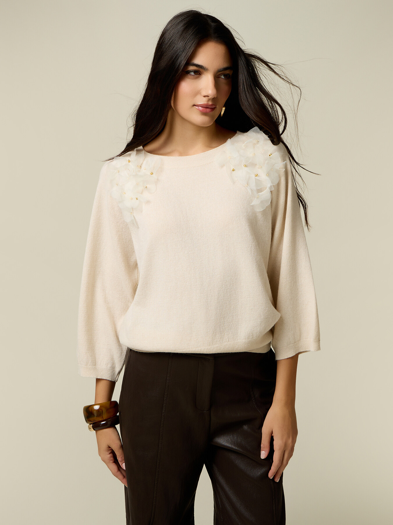 Cashmere blend sweater with floral appliqu&eacute;s image number 0