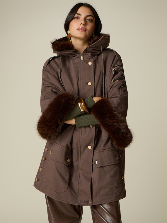 Cotton parka with fuzzy trims