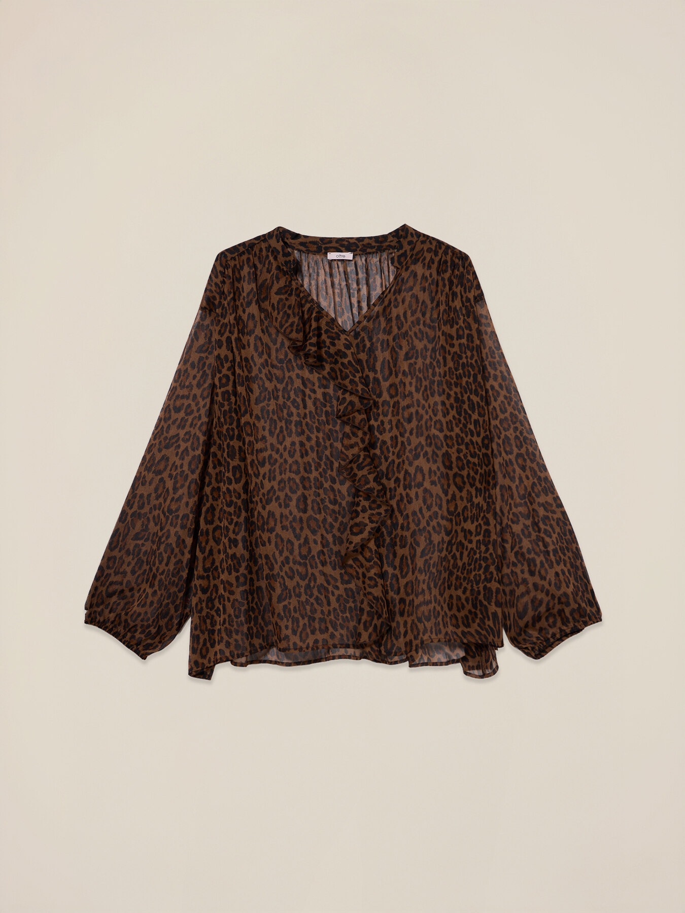 Blusa animal print con volantes image number 3