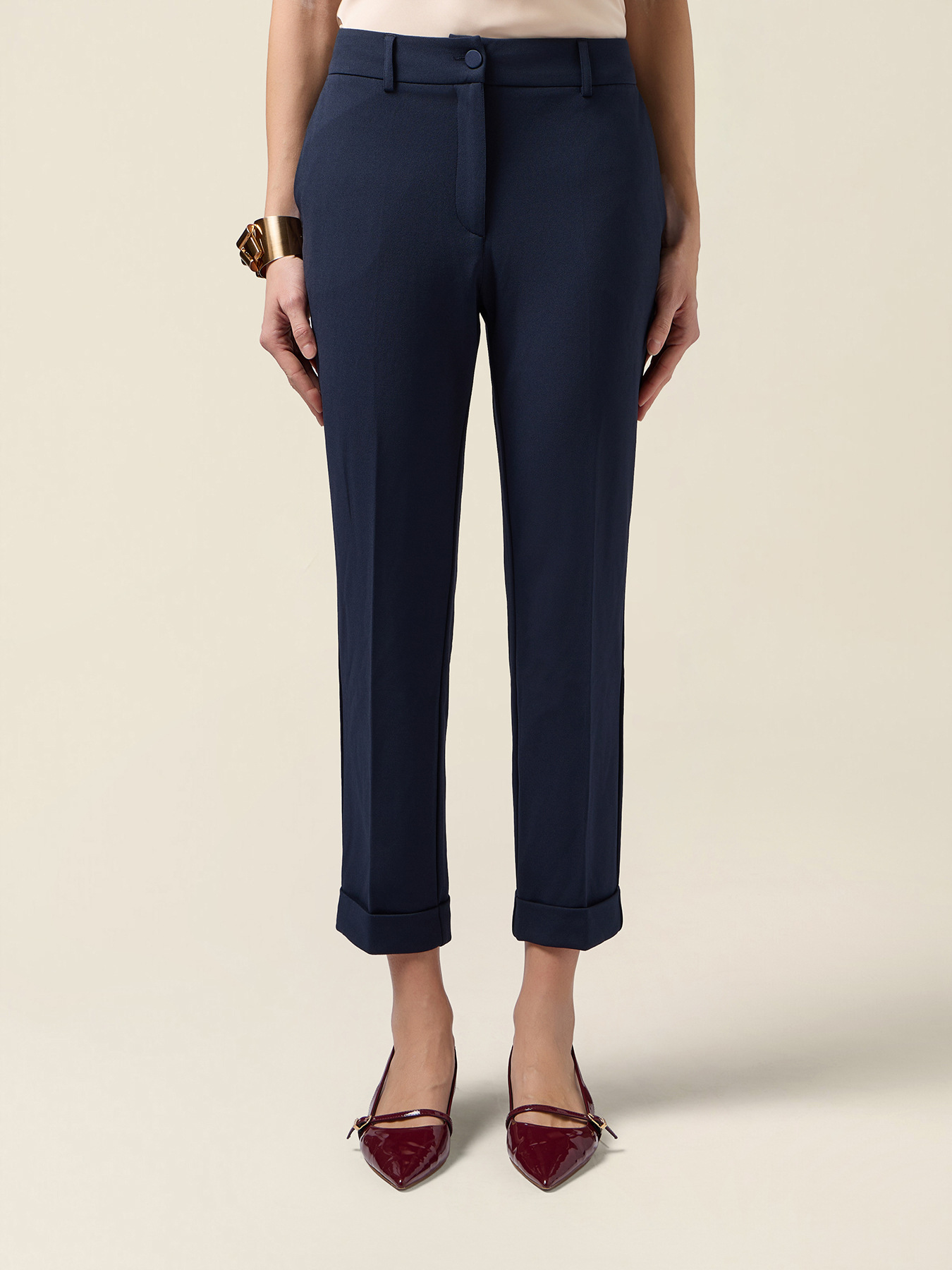 Cropped pants in cr&ecirc;pe fabric image number 3